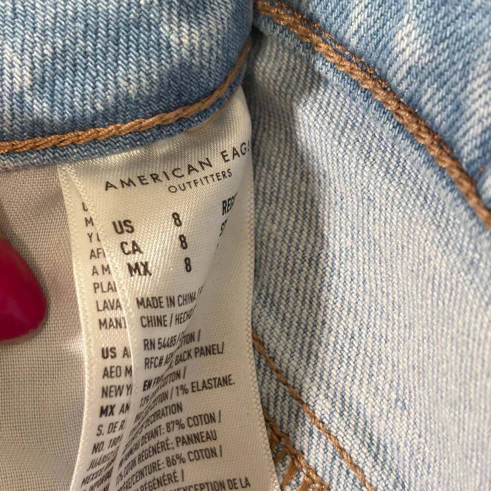 American Eagle Jeans Women’s 8 Straight Leg The Mom Jean Light Wash Hi-Rise - Picture 6 of 10
